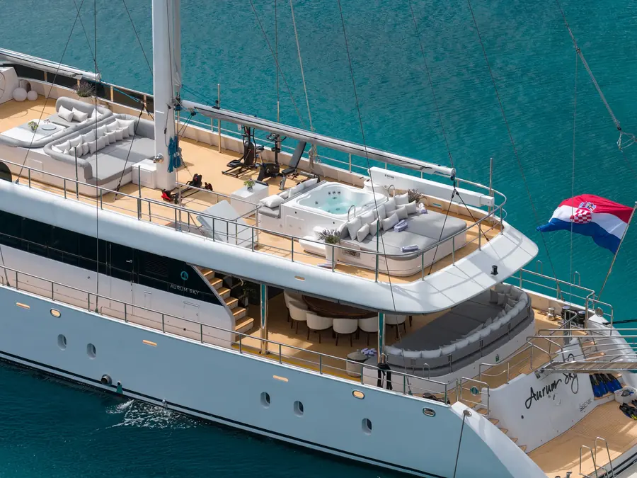 Yacht AURUM SKY photography portfolio
