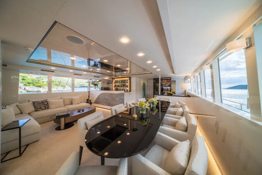 Yacht AURUM SKY photography portfolio
